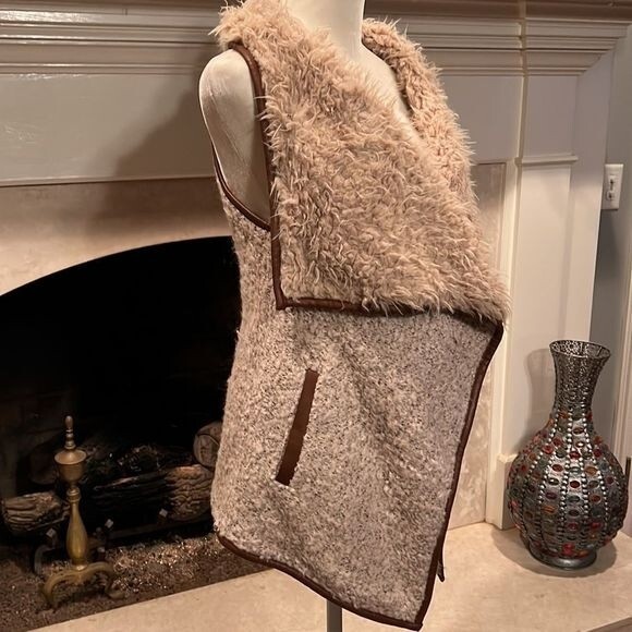 Love Tree vest size small - Picture 2 of 7